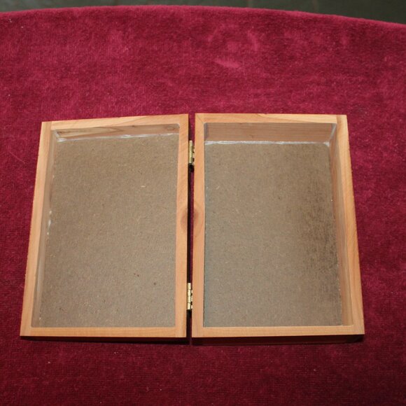 Elvis Presley Vintage Cedar Trinket Box - Picture 5 of 5